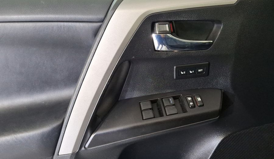 Toyota Rav4 2.5 XLE AWD AT Suv 2017
