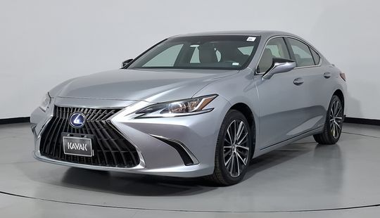 Lexus • ES