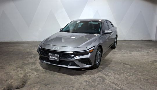 Hyundai • Elantra