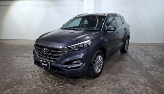 2018 • 71,642 km • Automático