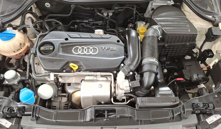 Audi A1 1.4 TFSI COOL S TRONIC Hatchback 2015