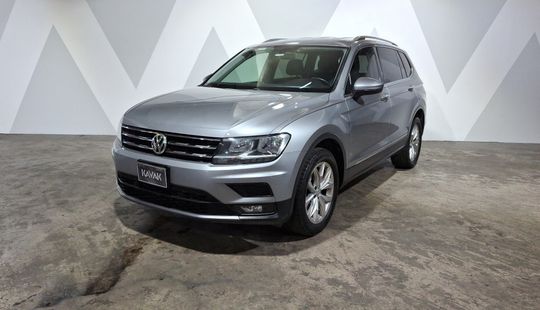 Volkswagen • Tiguan