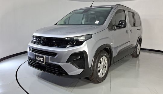 2025 • 28,718 km • Automático
