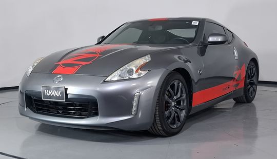 Nissan • 370Z
