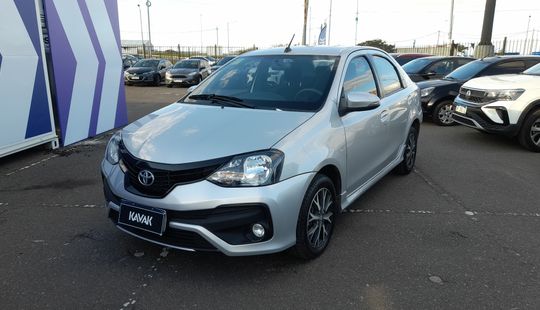 Toyota • Etios