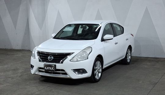 Nissan • Versa