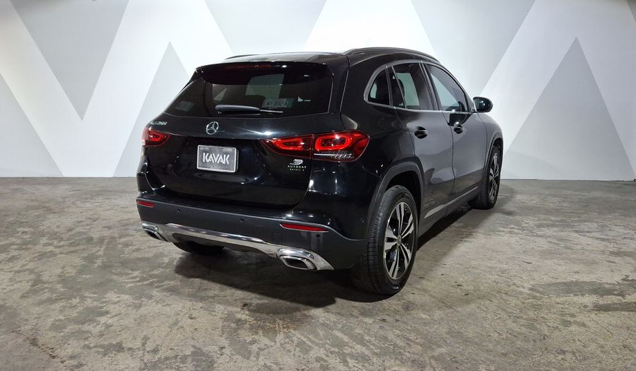 Mercedes Benz Clase Gla 1.3 200 PROGRESSIVE DCT Suv 2021