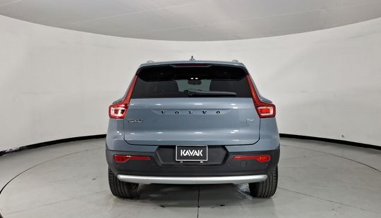 Volvo • XC40