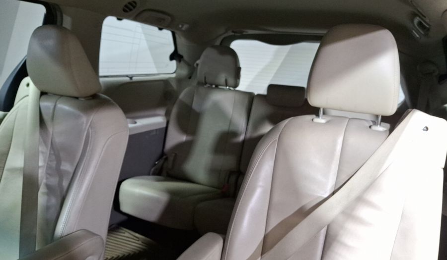 Toyota Sienna 3.5 XLE PIEL AT Minivan 2013