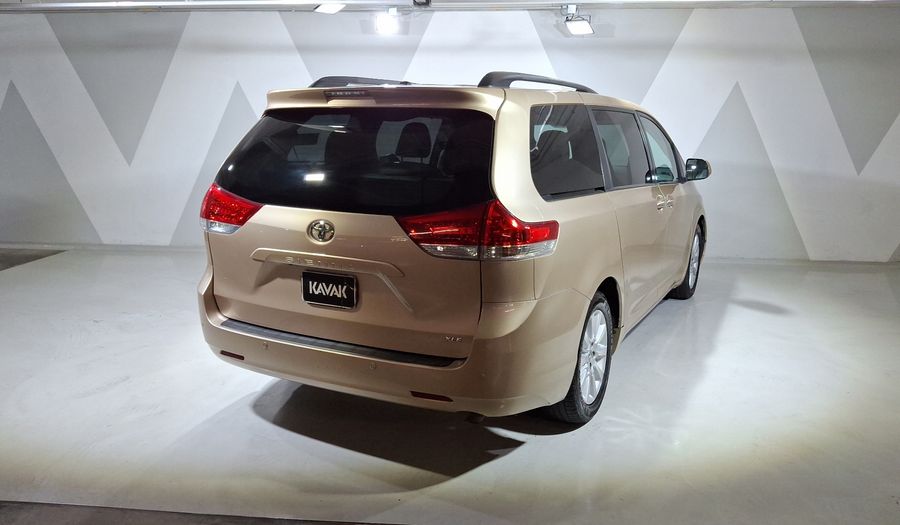 Toyota Sienna 3.5 XLE PIEL AT Minivan 2013
