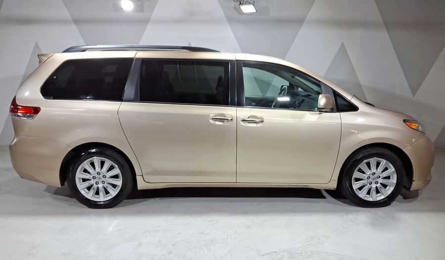 Toyota Sienna 3.5 XLE PIEL AT Minivan 2013