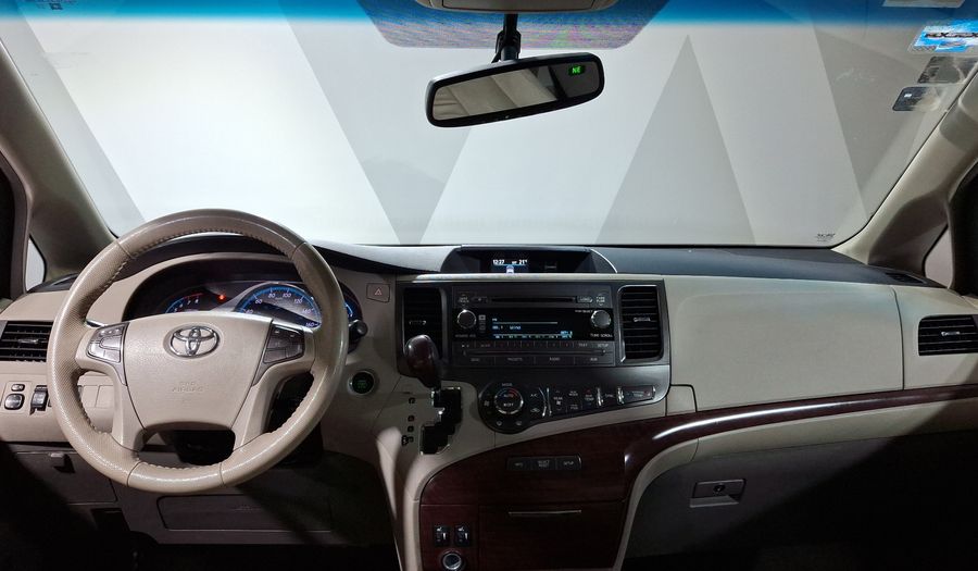 Toyota Sienna 3.5 XLE PIEL AT Minivan 2013