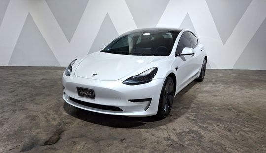 Tesla • Model 3