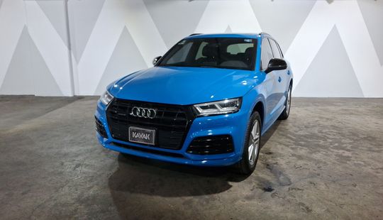 Audi • Q5