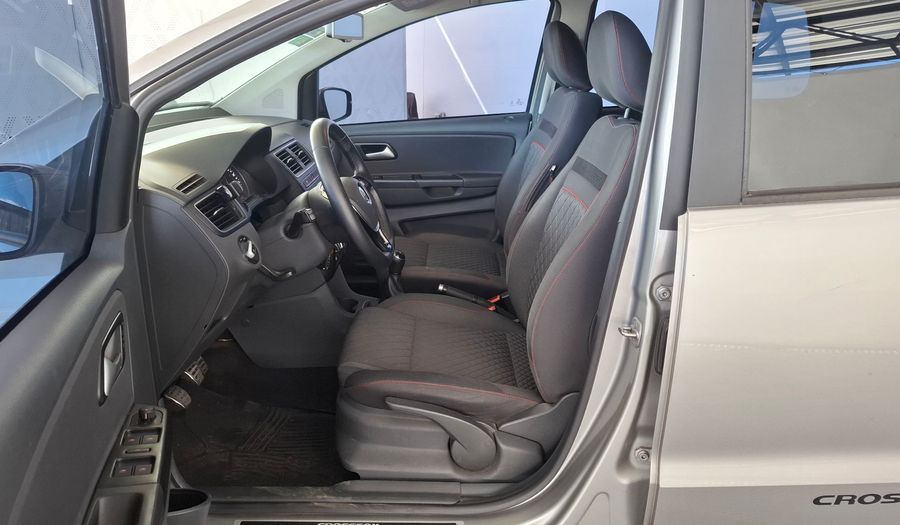 Volkswagen Crossfox 1.6 16V CROSSFOX HIGHLINE Hatchback 2016