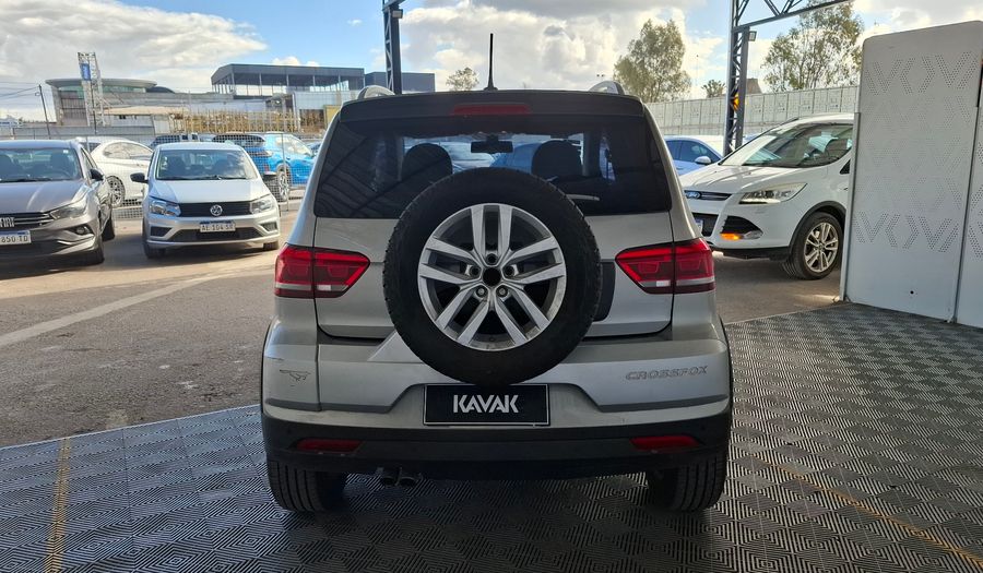 Volkswagen Crossfox 1.6 16V CROSSFOX HIGHLINE Hatchback 2016