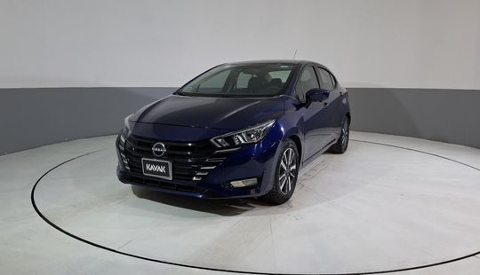 Nissan • Versa