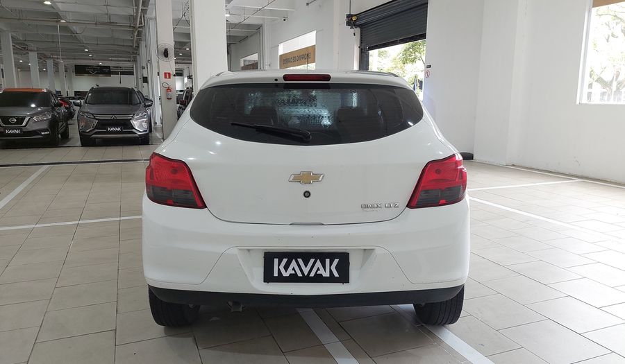 Chevrolet Onix 1.4 SPE/4 LTZ AUTO Hatchback 2015
