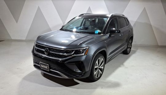 Volkswagen • Taos