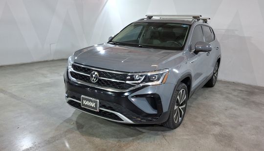 Volkswagen • Taos