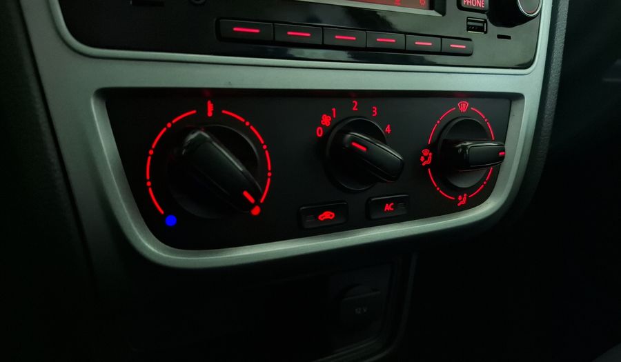 Volkswagen Voyage 1.6 POWER AC Sedan 2016