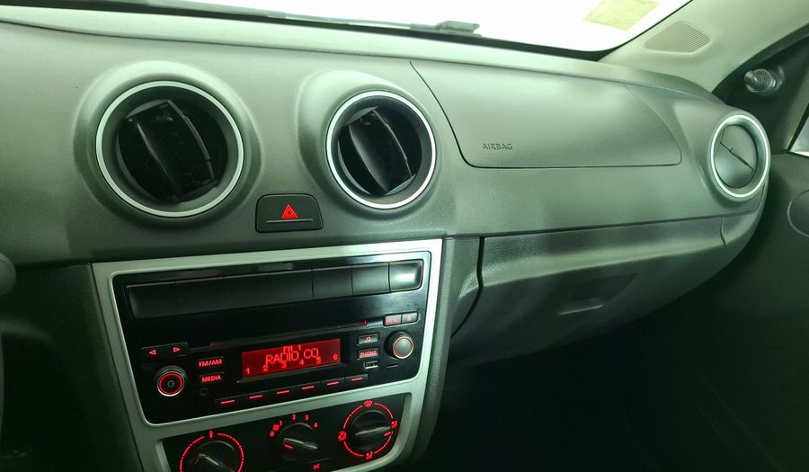 Volkswagen Voyage 1.6 POWER AC Sedan 2016