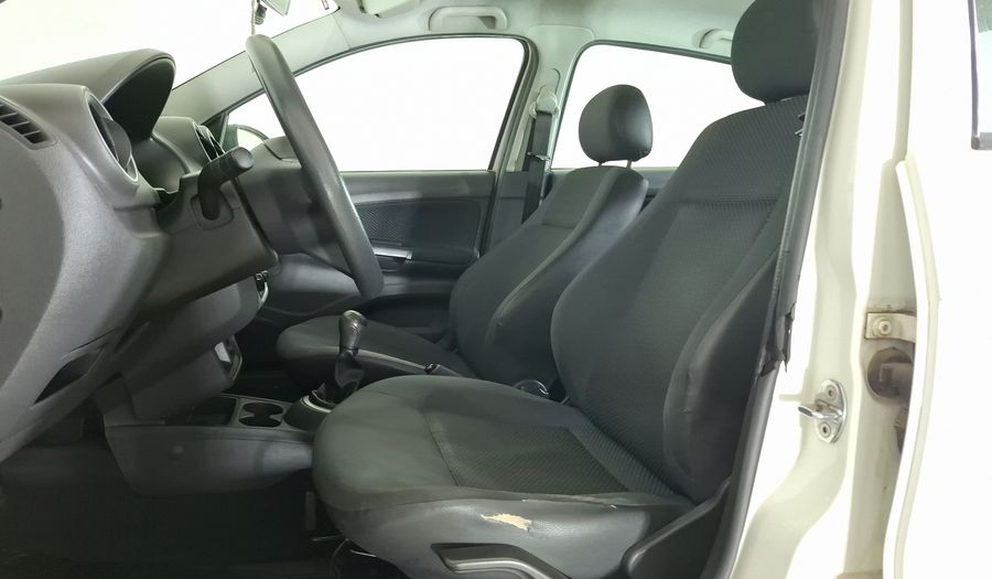 Volkswagen Voyage 1.6 POWER AC Sedan 2016