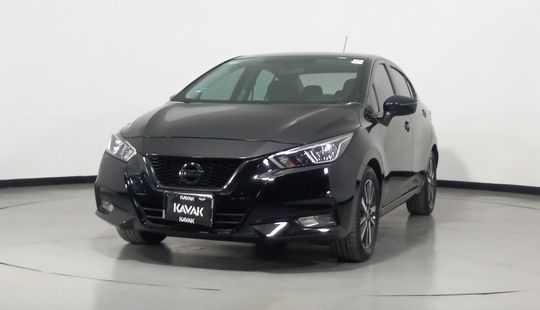 Nissan • Versa