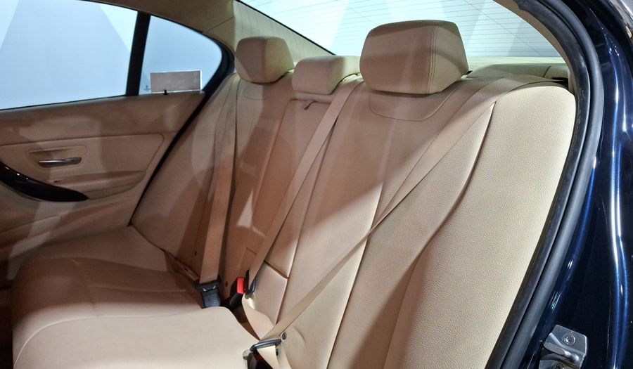 Bmw Serie 3 2.0 320IA LUXURY LINE Sedan 2015