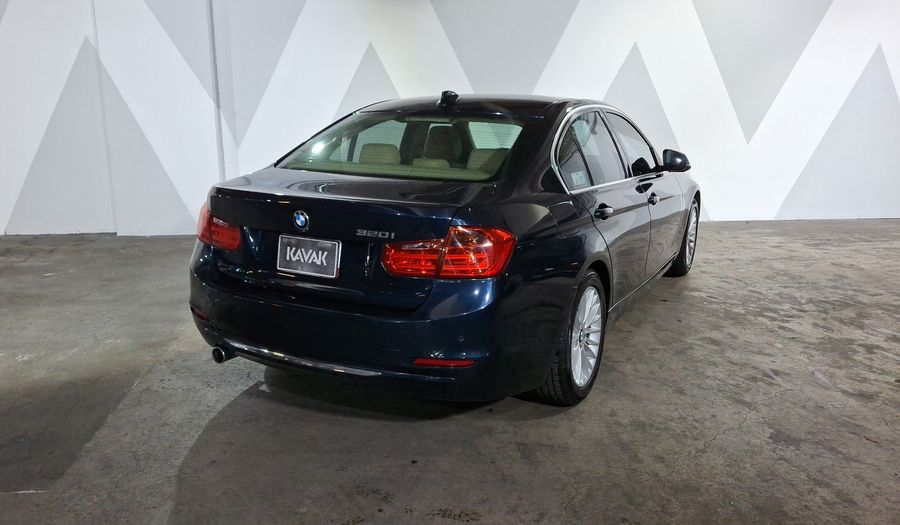 Bmw Serie 3 2.0 320IA LUXURY LINE Sedan 2015