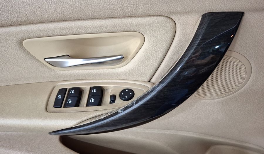 Bmw Serie 3 2.0 320IA LUXURY LINE Sedan 2015
