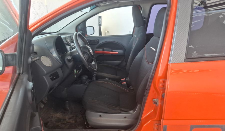 Fiat Uno 1.4 8V SPORTING 5P Hatchback 2012