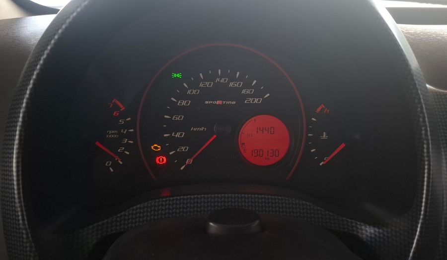 Fiat Uno 1.4 8V SPORTING 5P Hatchback 2012