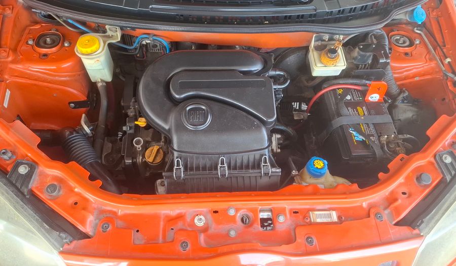 Fiat Uno 1.4 8V SPORTING 5P Hatchback 2012