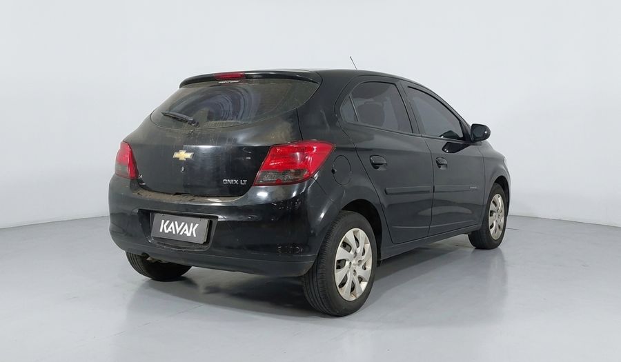 Chevrolet Onix 1.4 SPE/4 LT Hatchback 2015