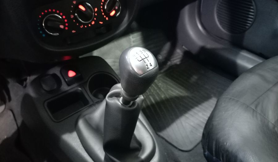 Renault Clio 1.1 CONFORT Hatchback 2015