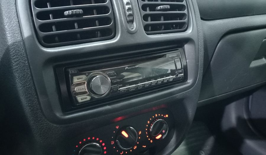 Renault Clio 1.1 CONFORT Hatchback 2015