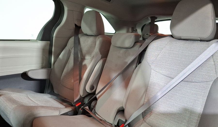 Toyota Sienna 2.5 HEV XLE AUTO Minivan 2022