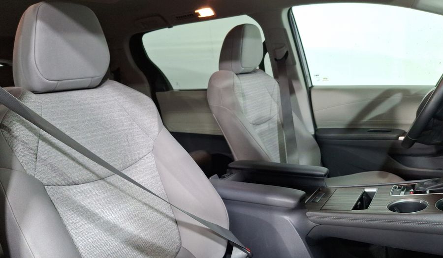 Toyota Sienna 2.5 HEV XLE AUTO Minivan 2022