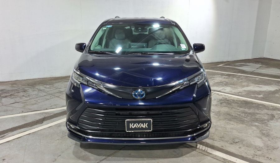 Toyota Sienna 2.5 HEV XLE AUTO Minivan 2022