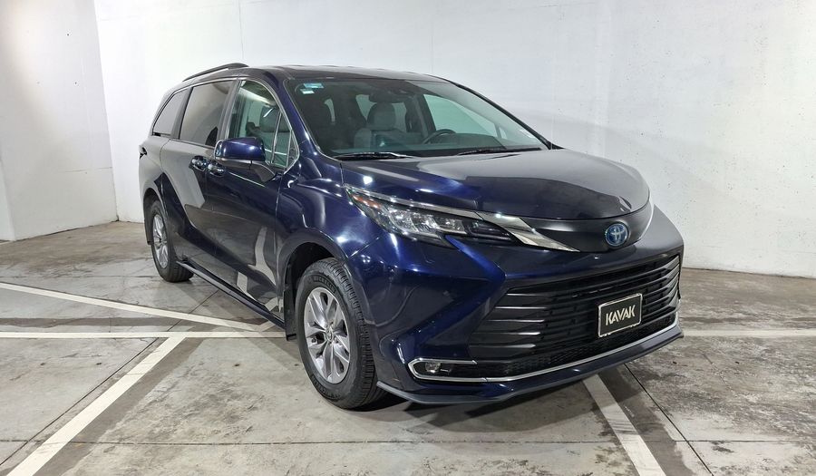 Toyota Sienna 2.5 HEV XLE AUTO Minivan 2022