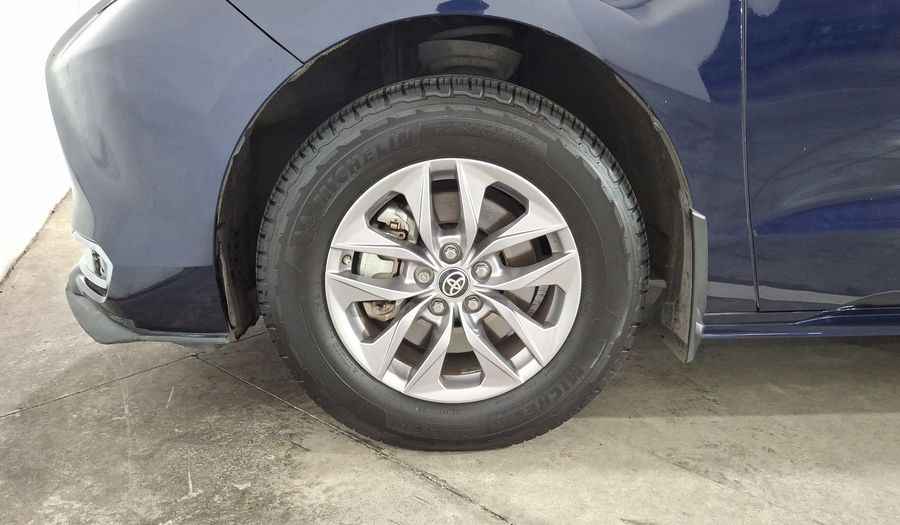 Toyota Sienna 2.5 HEV XLE AUTO Minivan 2022