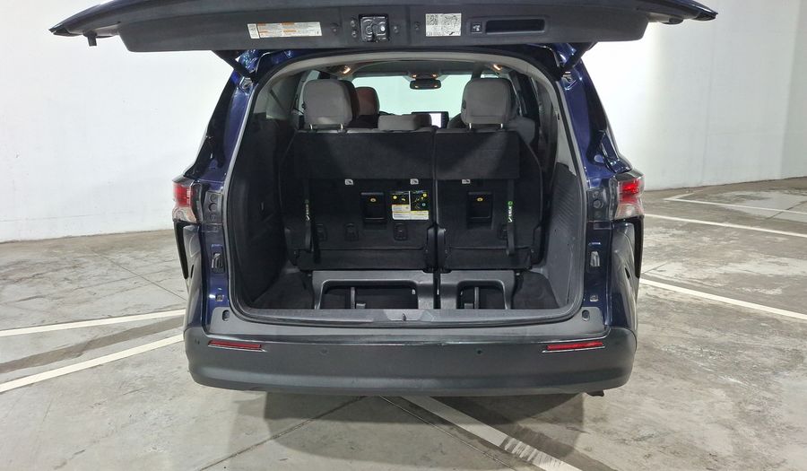 Toyota Sienna 2.5 HEV XLE AUTO Minivan 2022