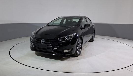 Nissan • Versa