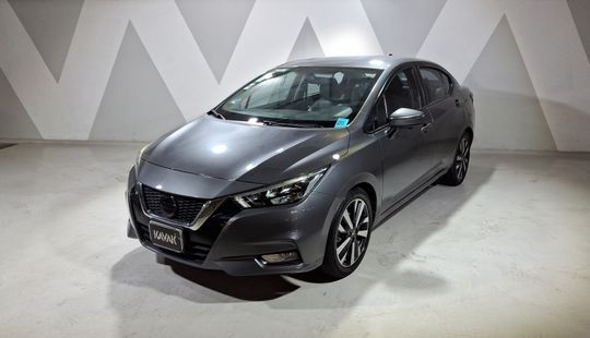 Nissan • Versa