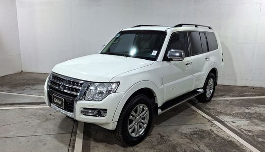 Mitsubishi • Montero