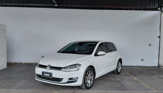 Volkswagen • Golf