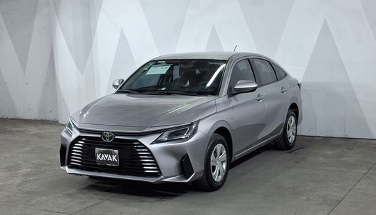 Toyota • Yaris