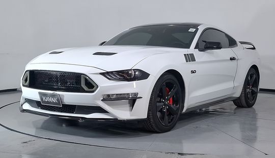 Ford • Mustang