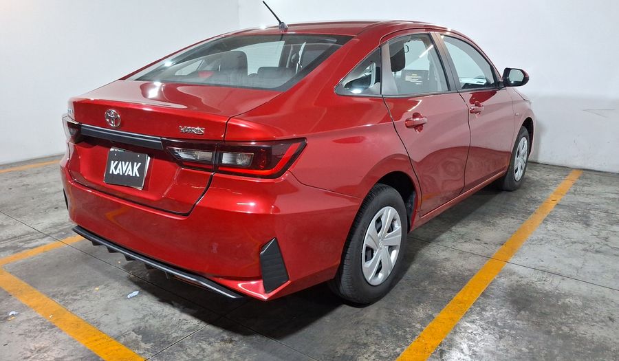Toyota Yaris 1.5 BASE Sedan 2024